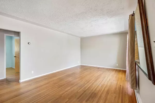 Lethbridge, AB T1H 1N2,1802 11 AVE N
