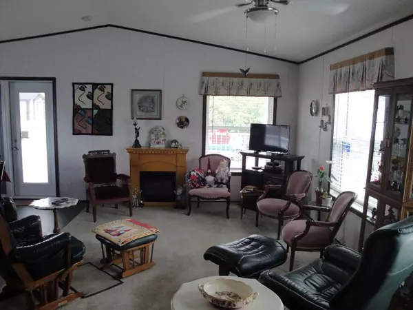 Lethbridge, AB T1H 4E8,2300 13th ST North ##88