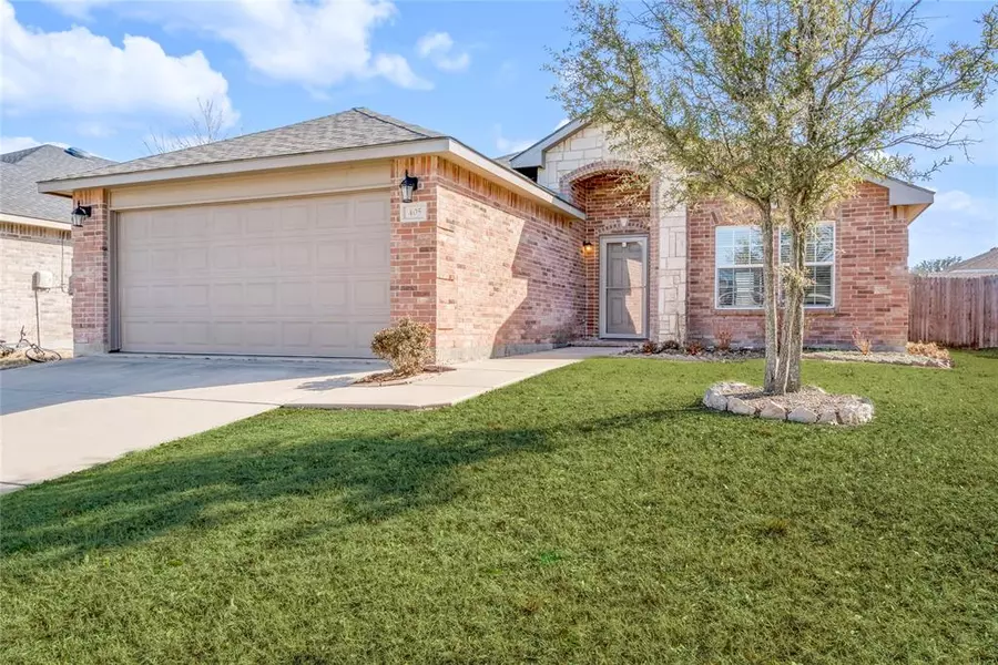 405 Emerald Creek Drive, Fort Worth, TX 76131