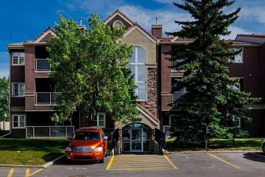 2833 Edenwold HTS NW #2833, Calgary, AB T3A 3Y5