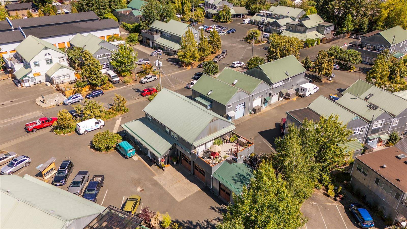 2329 Rosewall Cres #B, Courtenay, BC V9N 8R9