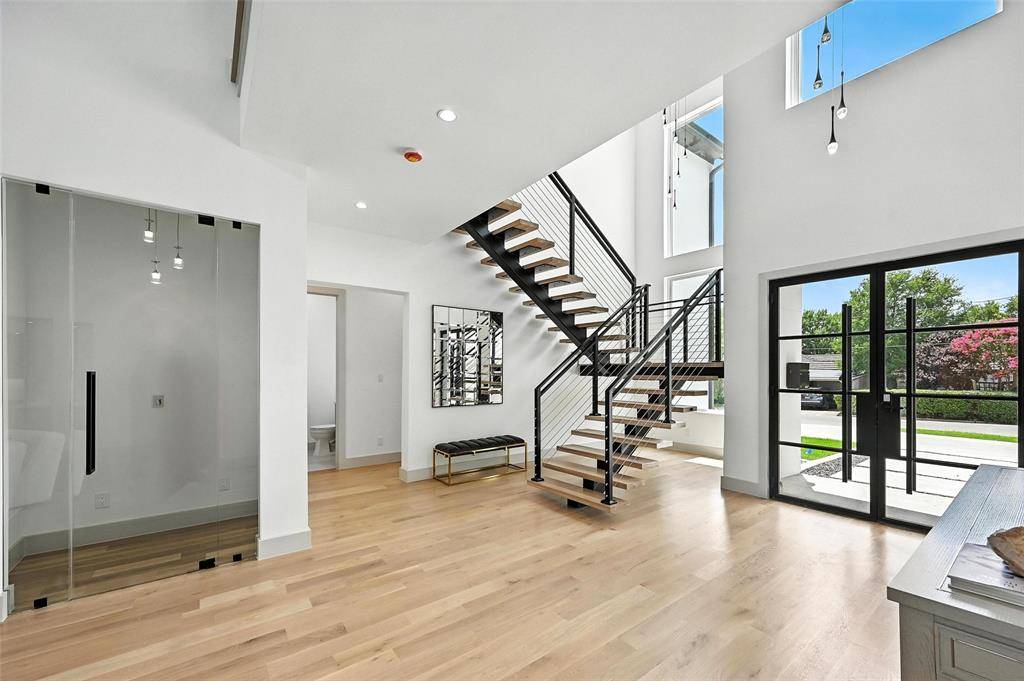 Dallas, TX 75229,10746 Lathrop Drive