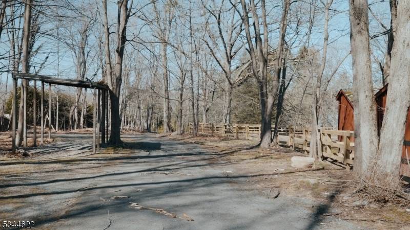 Saddle River Boro, NJ 07458,98 E Saddle River Rd