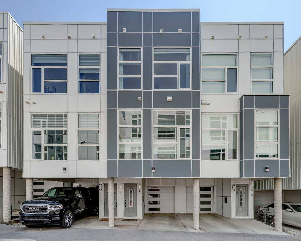 Calgary, AB T2S 2W7,3810 Parkhill PL SW #2
