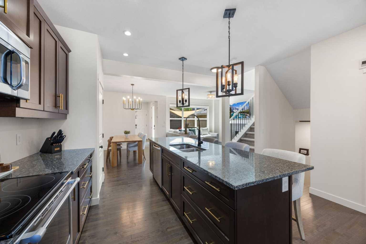 Calgary, AB T3M 2B1,91 Masters AVE Southeast