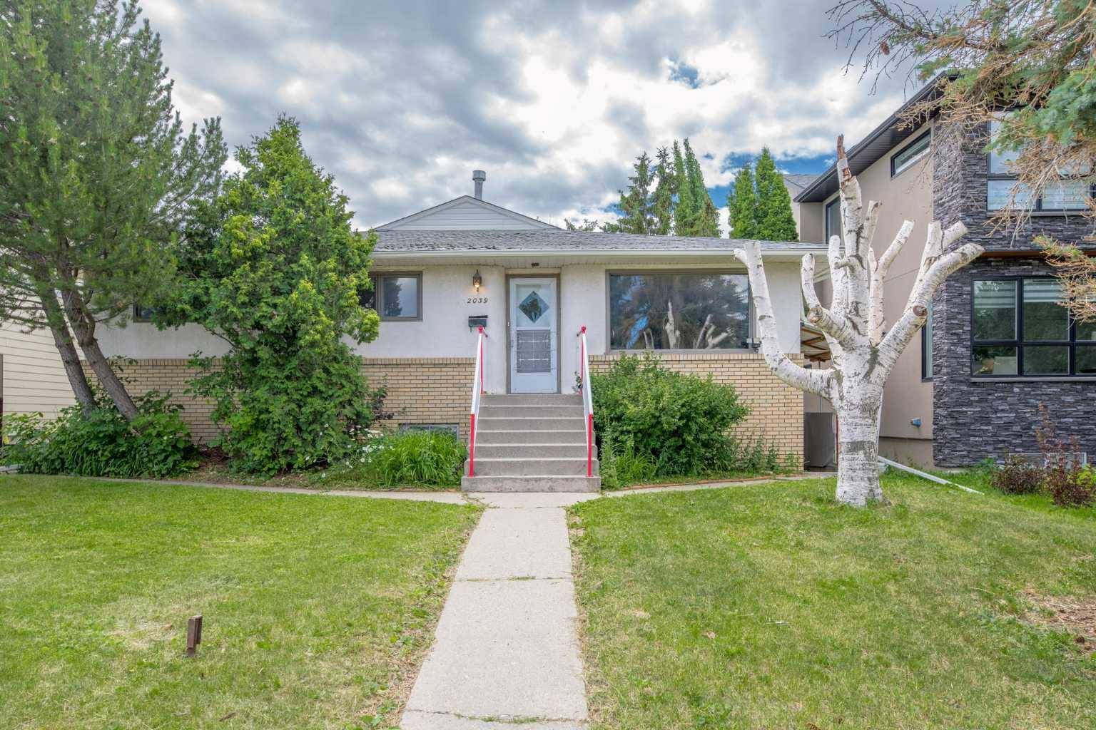 2039 37 AVE Southwest, Calgary, AB T2T 2H6