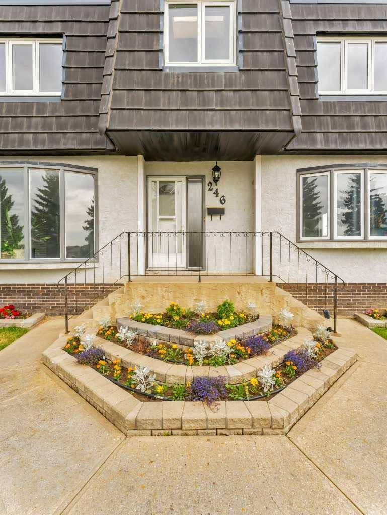 246 Carry DR Southeast, Medicine Hat, AB T1B 1N5