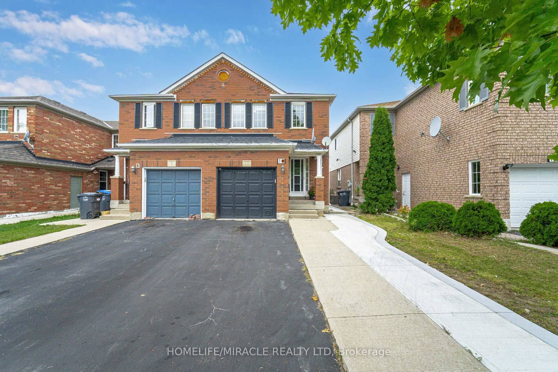 Brampton, ON L6R 2E7,10 Hackberry Gate
