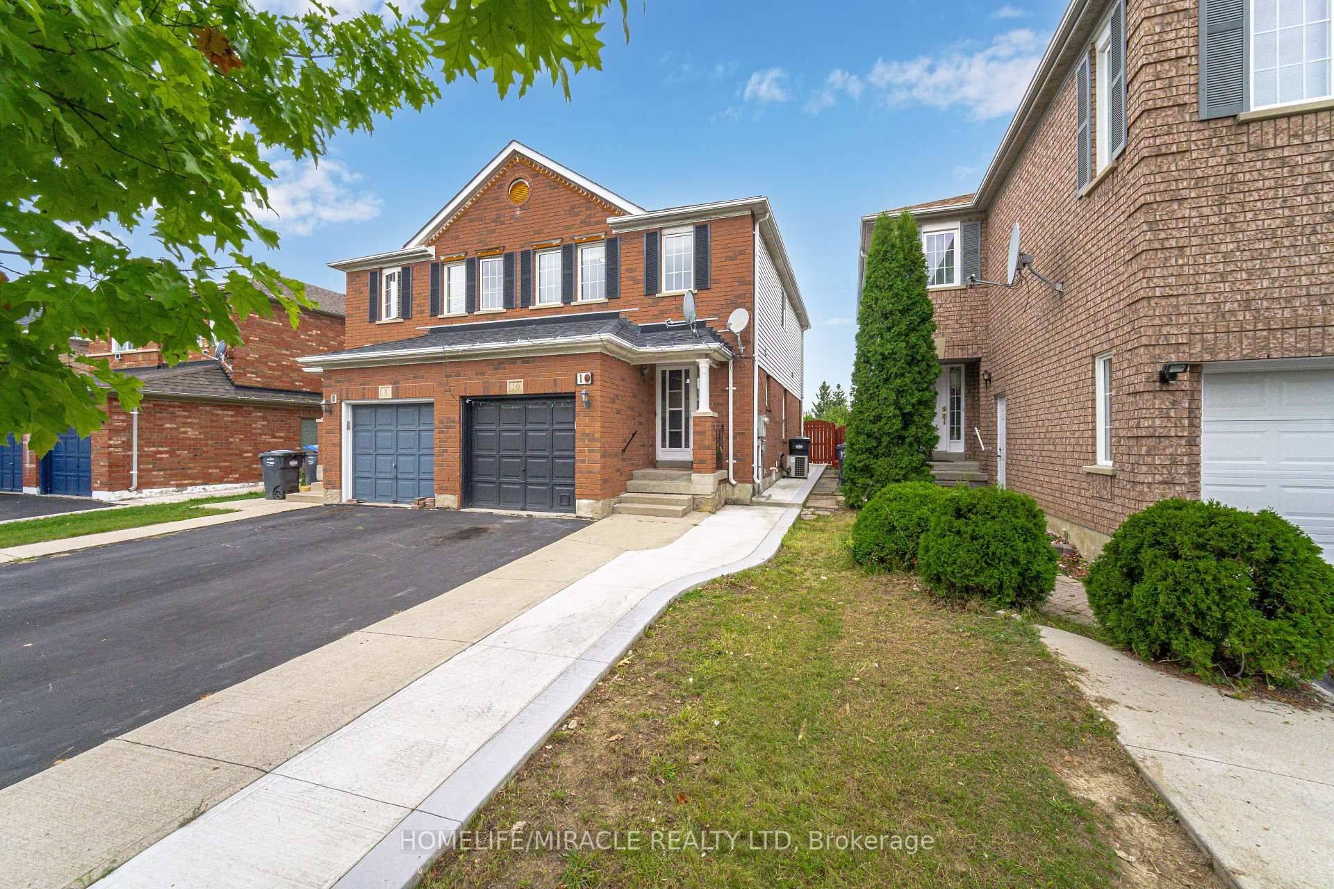 Brampton, ON L6R 2E7,10 Hackberry Gate