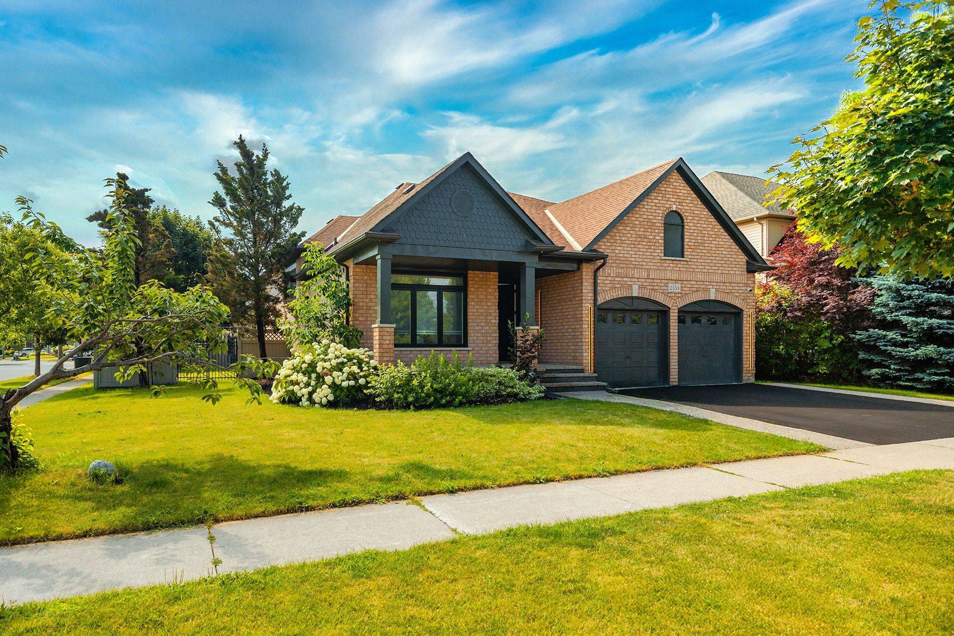 2559 Armour CRES, Burlington, ON L7M 4T4