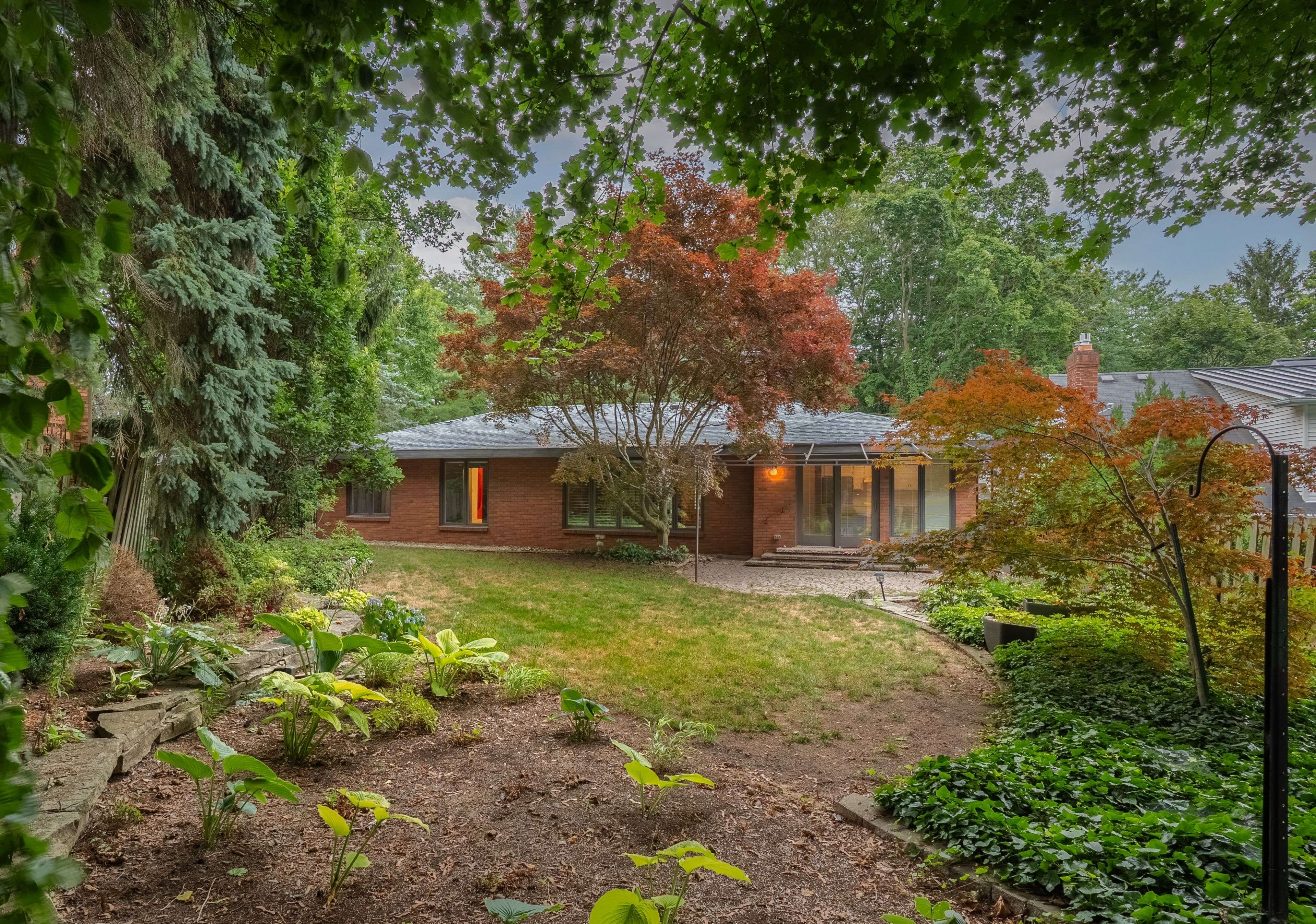 Pelham, ON L0S 1E1,38 Forest Hill CRES