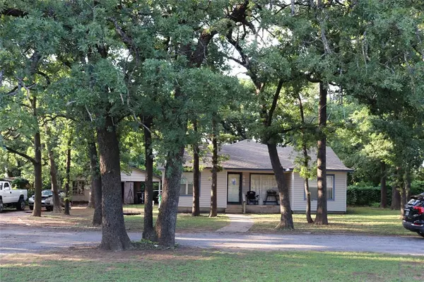 549 Cooper Lane, Joshua, TX 76058