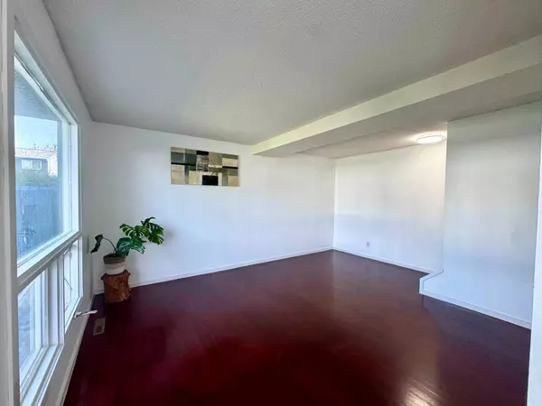 Calgary, AB T2K1B8,6440 4 ST #98