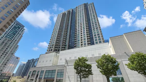 8 Hillcrest AVE #505, Toronto C14, ON M2N 6Y6