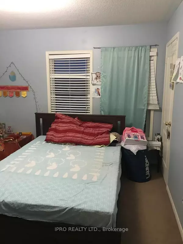 Mississauga, ON L5M 0E9,5050 Intrepid DR #9