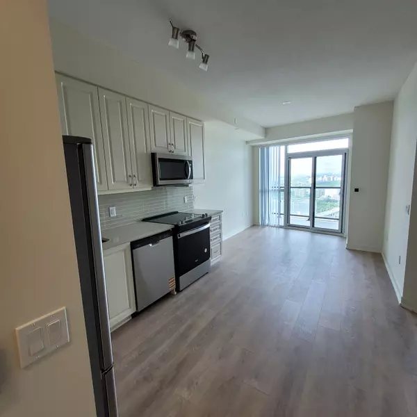 Toronto W06, ON M8V 0G9,38 Annie Craig DR #4901