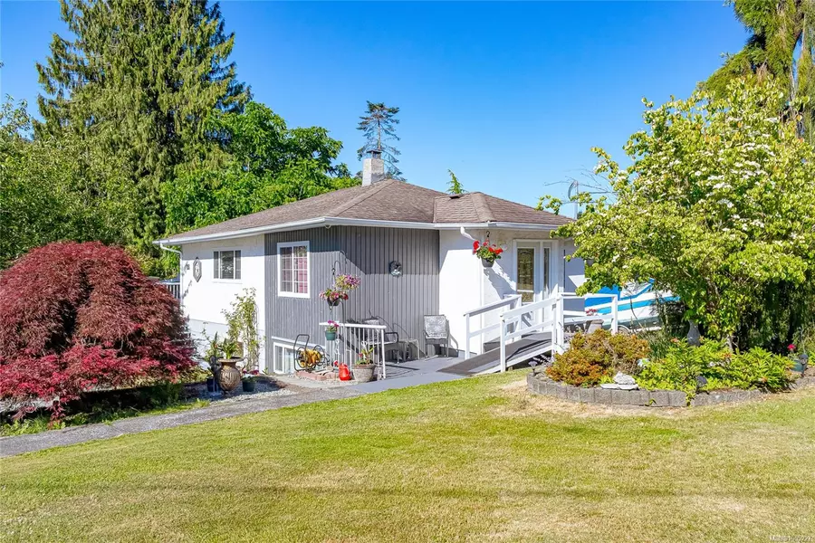 28 Cottonwood St, Lake Cowichan, BC V0R 2G0