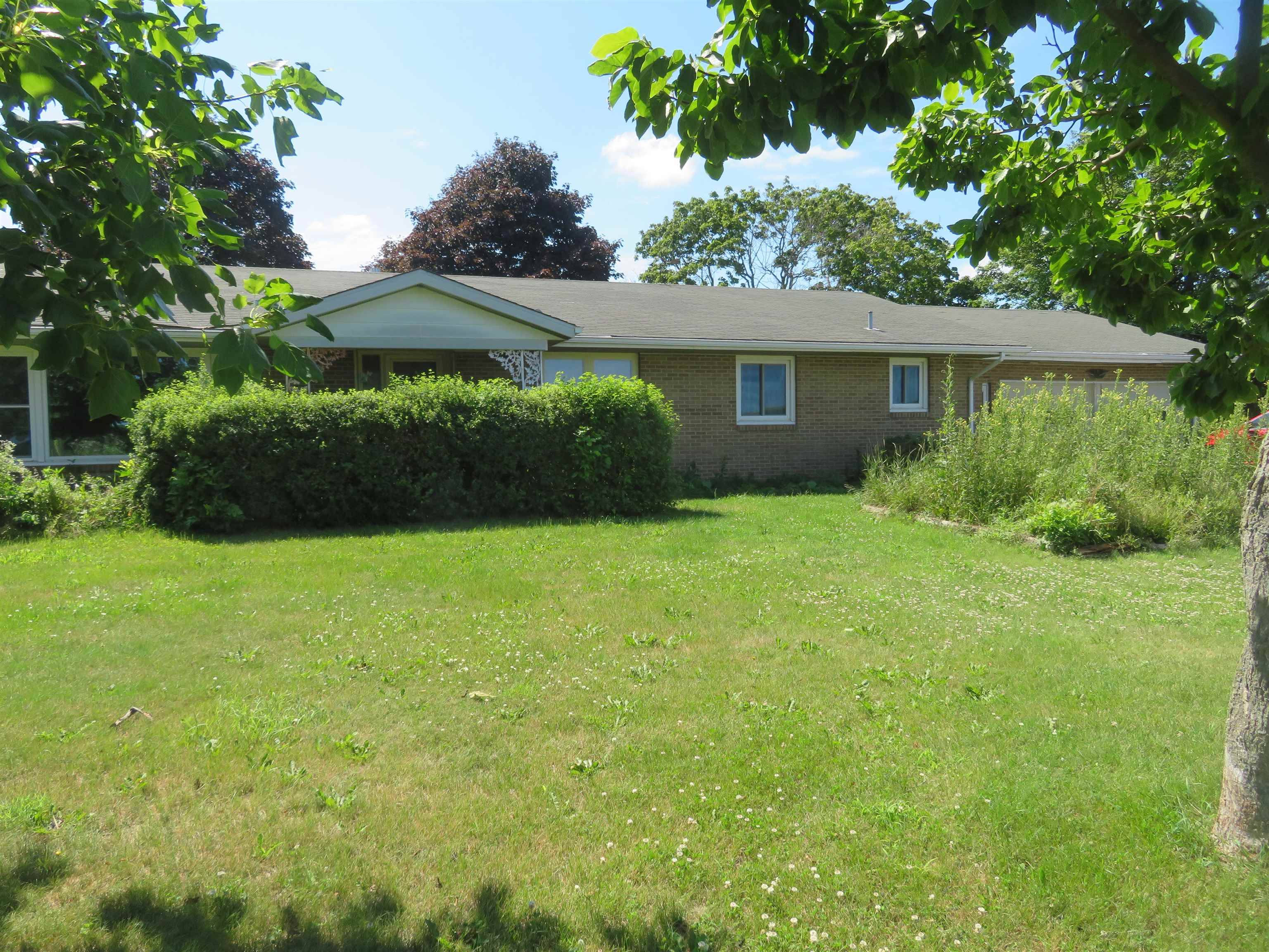 2130 S Bolton Road, Freeport, IL 61032