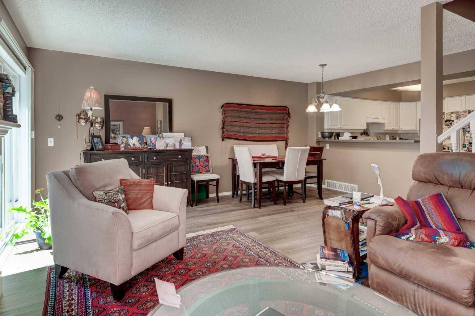 Calgary, AB T2W 6H8,45 Cedarview Mews SW