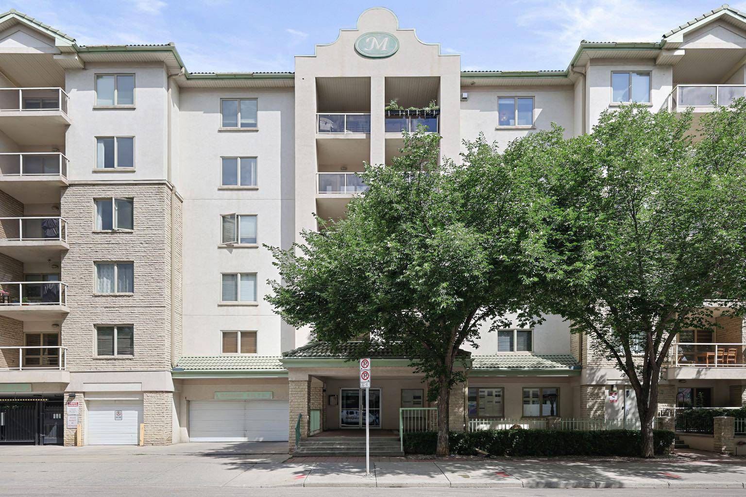 114 15 AVE SW #203, Calgary, AB T2G1G2