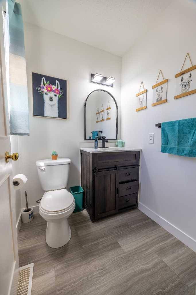 Calgary, AB T2W 1H1,11835 Elbow DR Southwest