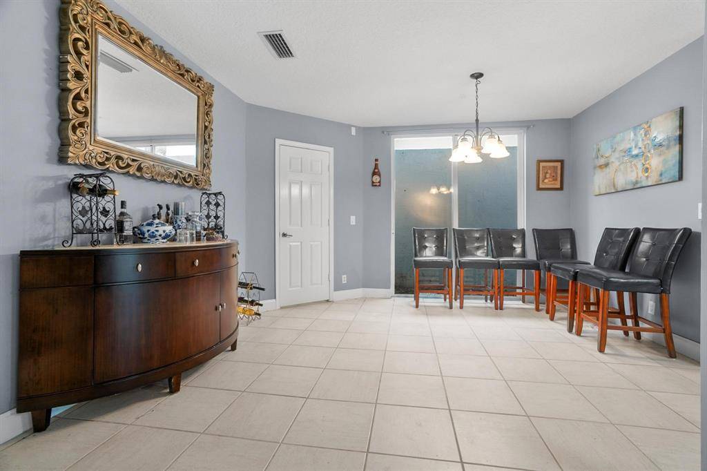 West Palm Beach, FL 33409,3273 El Camino Real