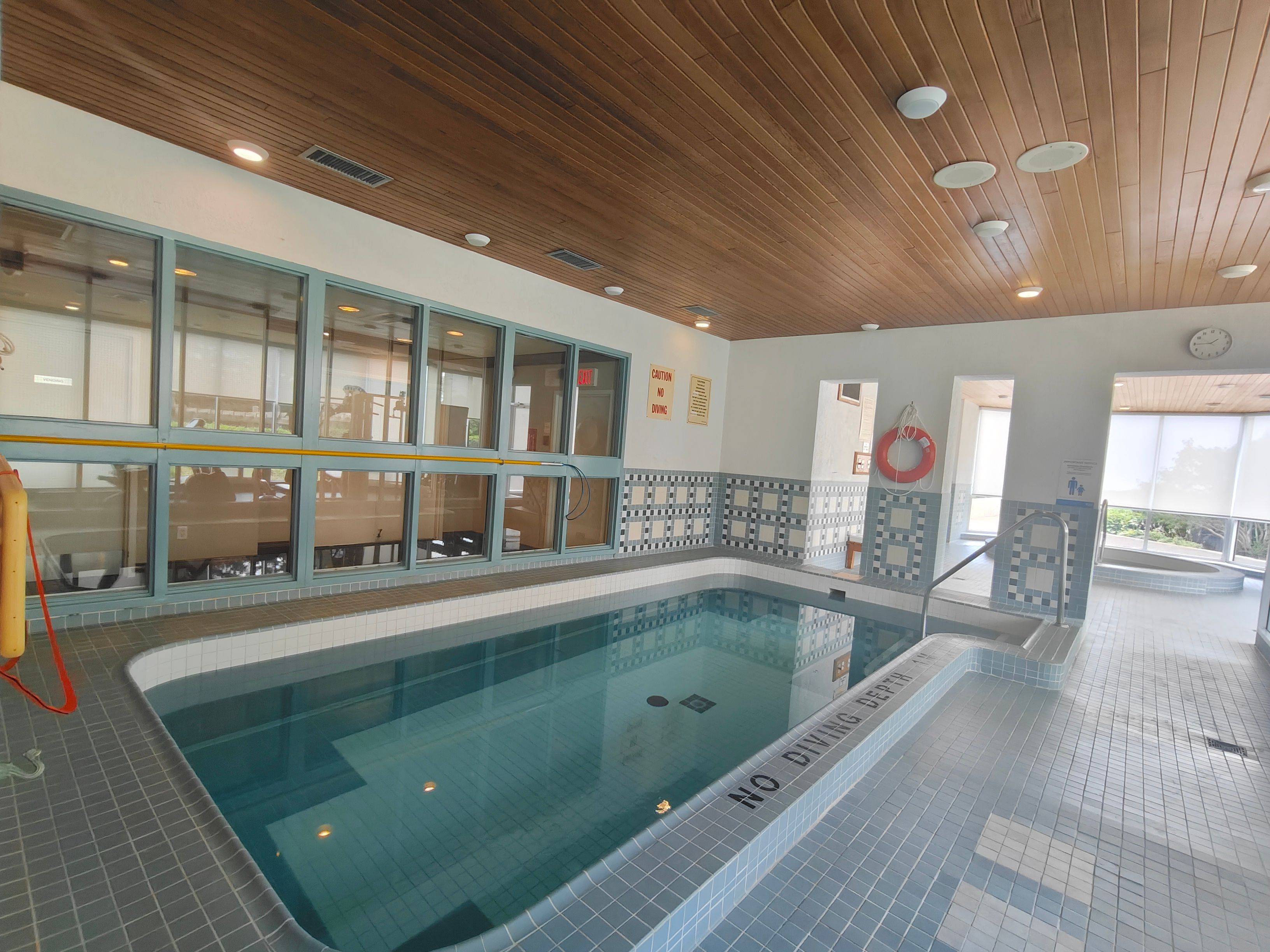 Mississauga, ON L5C 4H3,880 Dundas ST W #1404