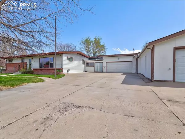 940 S Geneva ST, Aurora, CO 80247