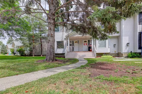 Calgary, AB T3E 7H4,384 Killarney Glen CT SW