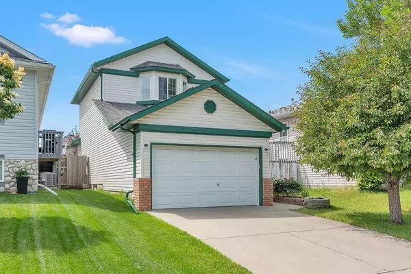 15 Harvest Rose CIR Northeast, Calgary, AB T3K 4M5