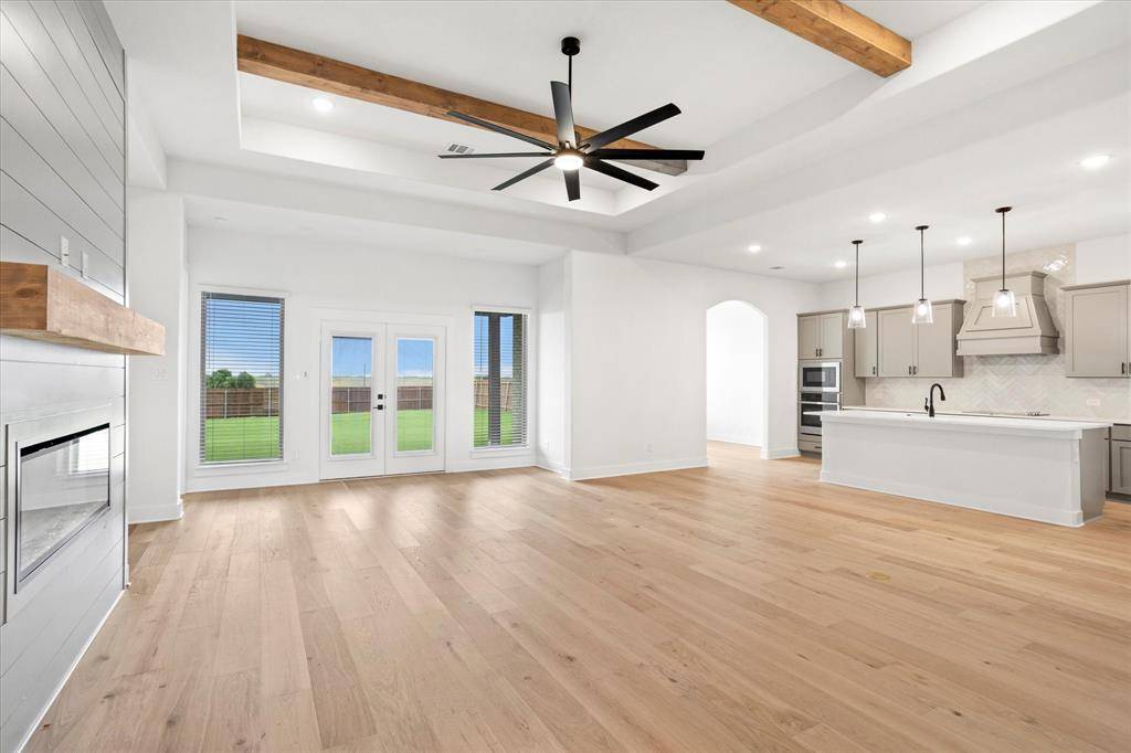 Venus, TX 76084,109 Brahman Street