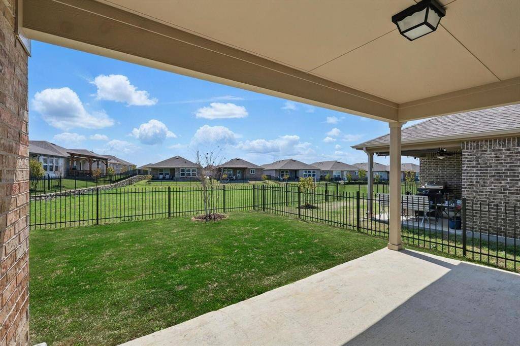 1256 Bright Stars Drive, Little Elm, TX 76227