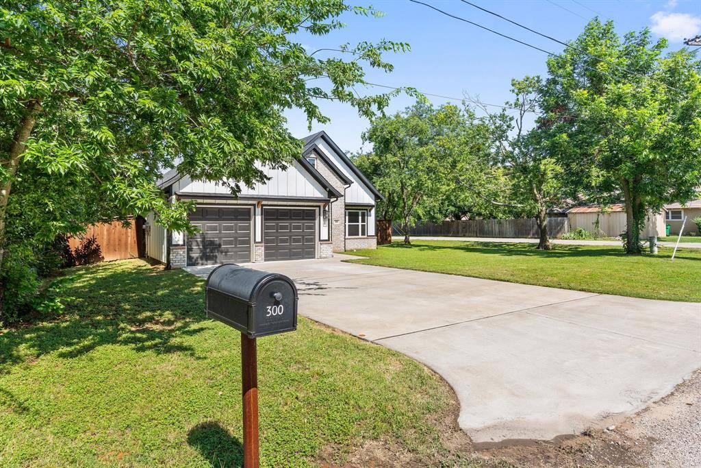 Joshua, TX 76058,300 College Street