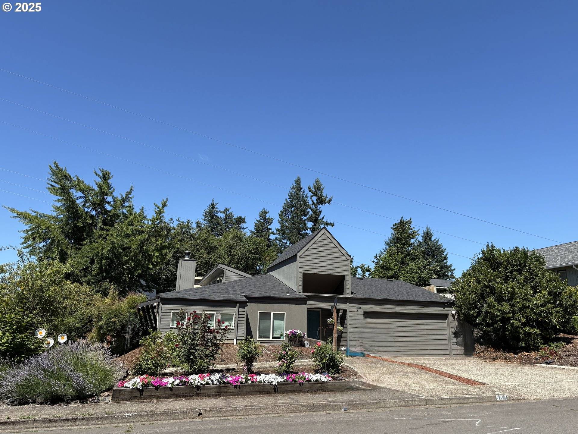 892 S 55TH PL, Springfield, OR 97478