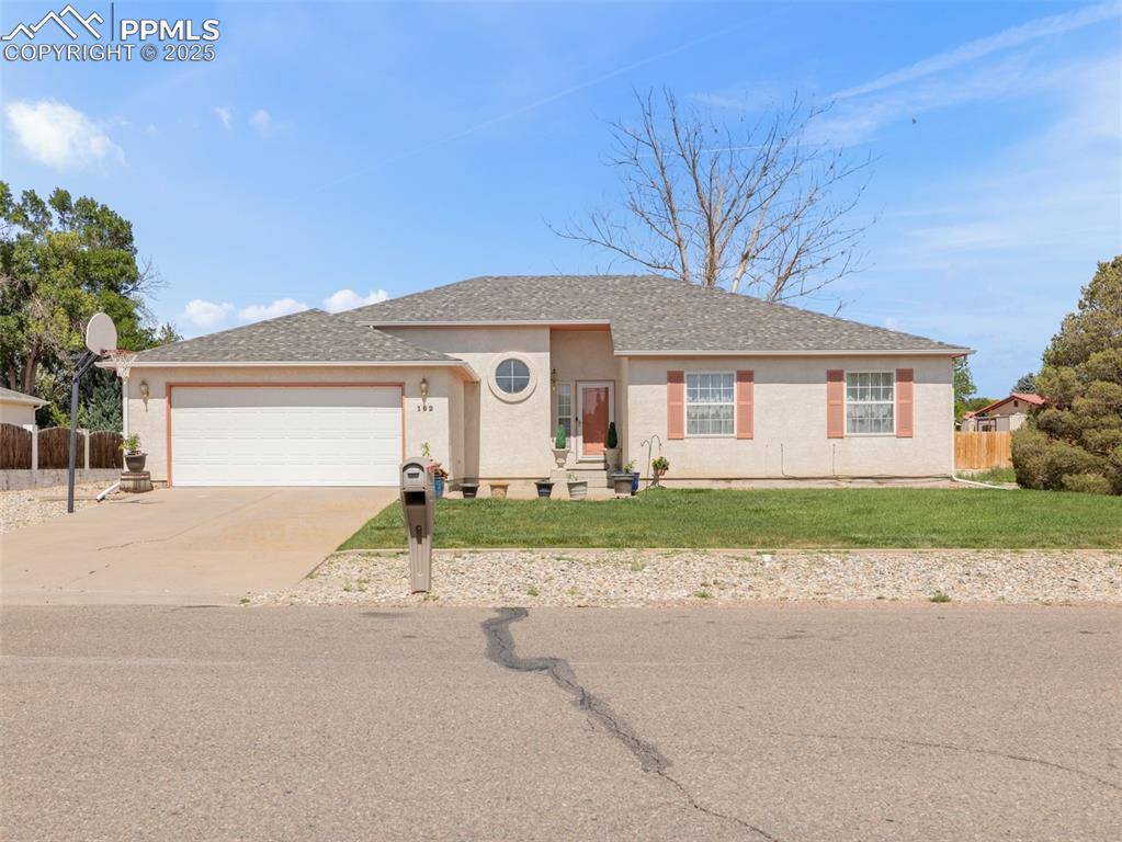 192 S Golfview DR, Pueblo West, CO 81007