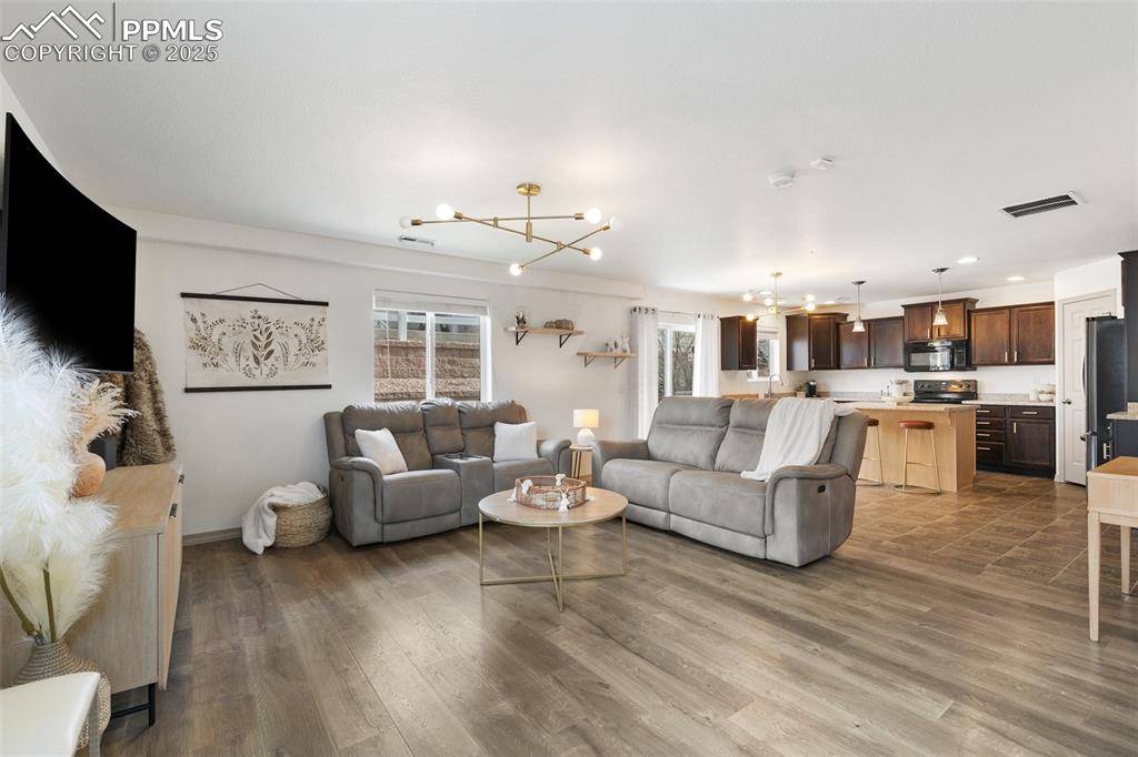 Colorado Springs, CO 80922,3867 Papuan DR
