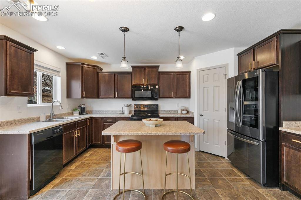 Colorado Springs, CO 80922,3867 Papuan DR
