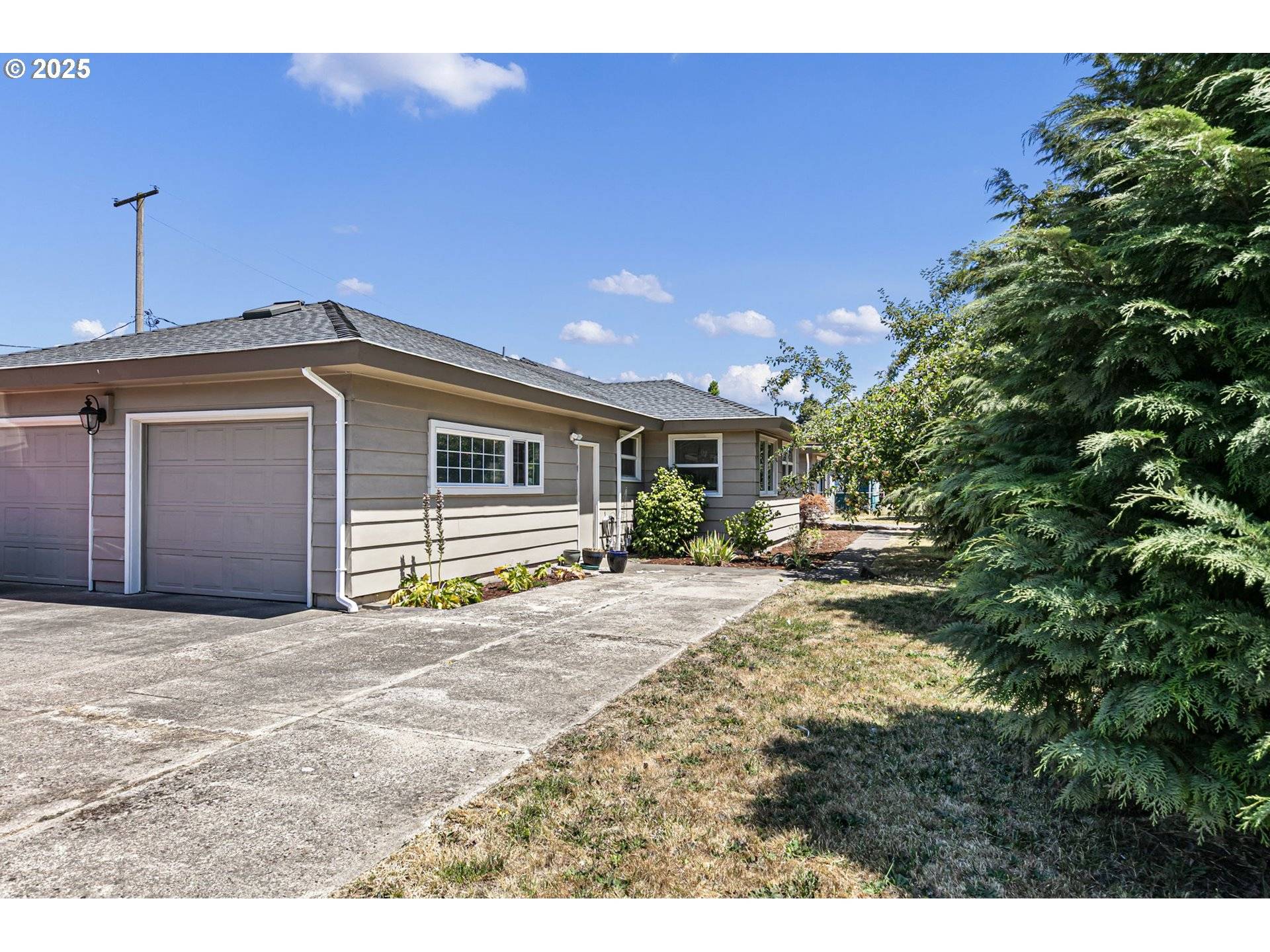 2114 CENTENNIAL BLVD, Springfield, OR 97477