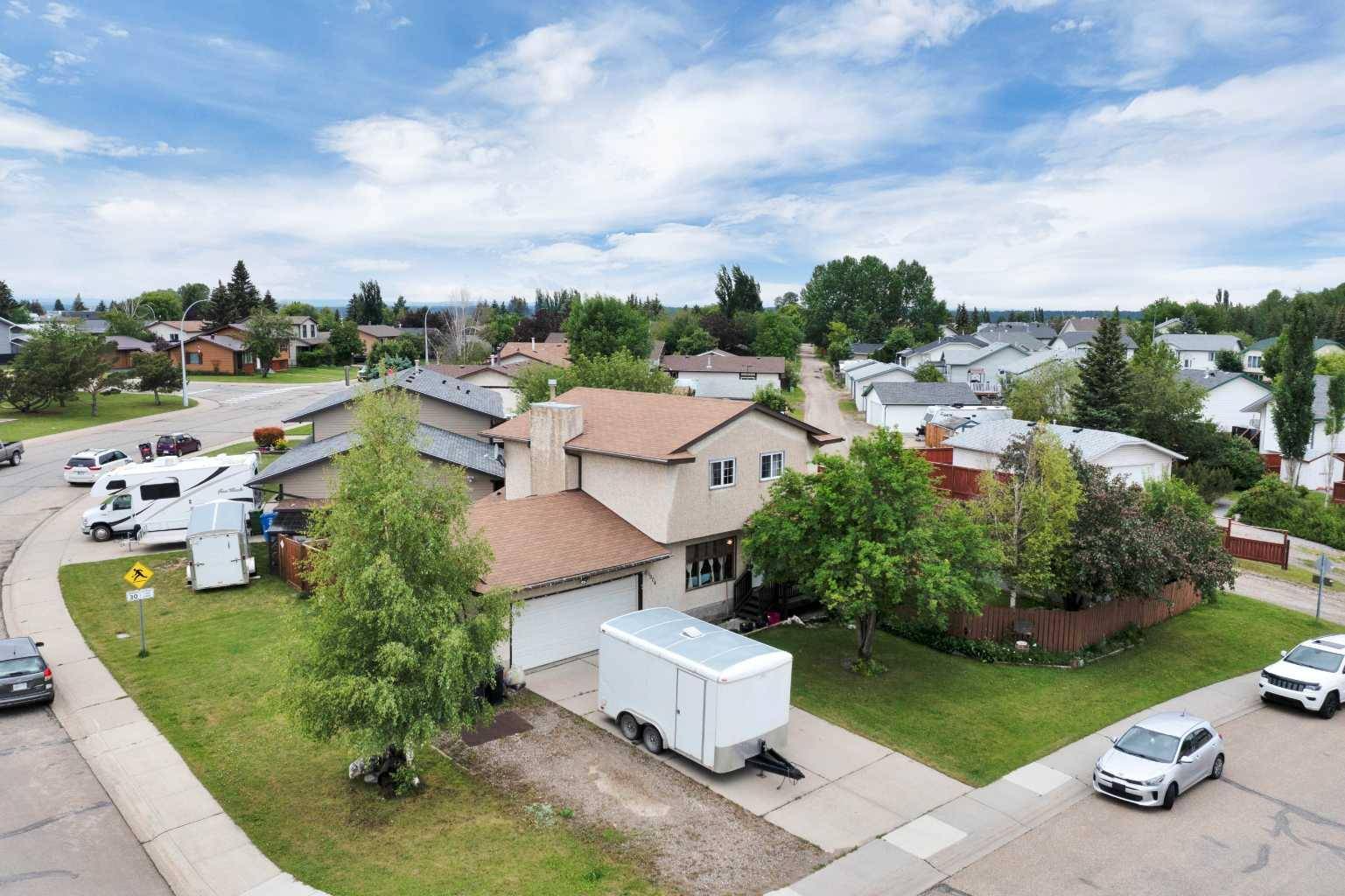 6004 54 ST, Rocky Mountain House, AB T4T 1J3
