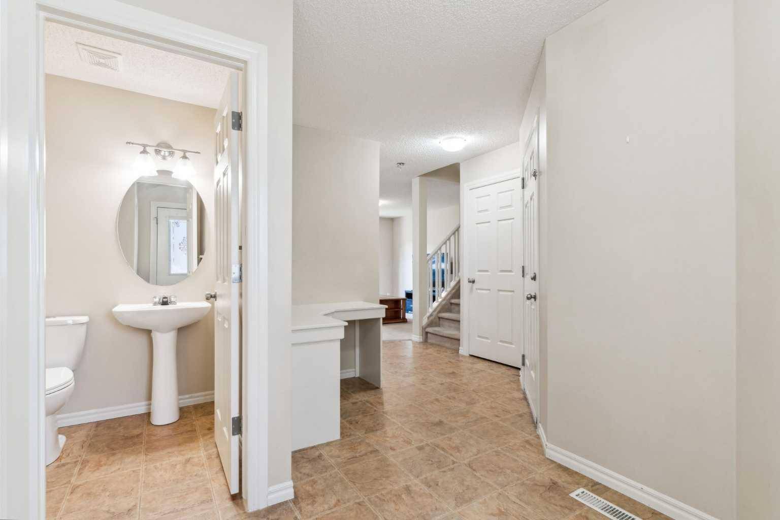 Chestermere, AB T1X 1V1,371 Marina DR #240