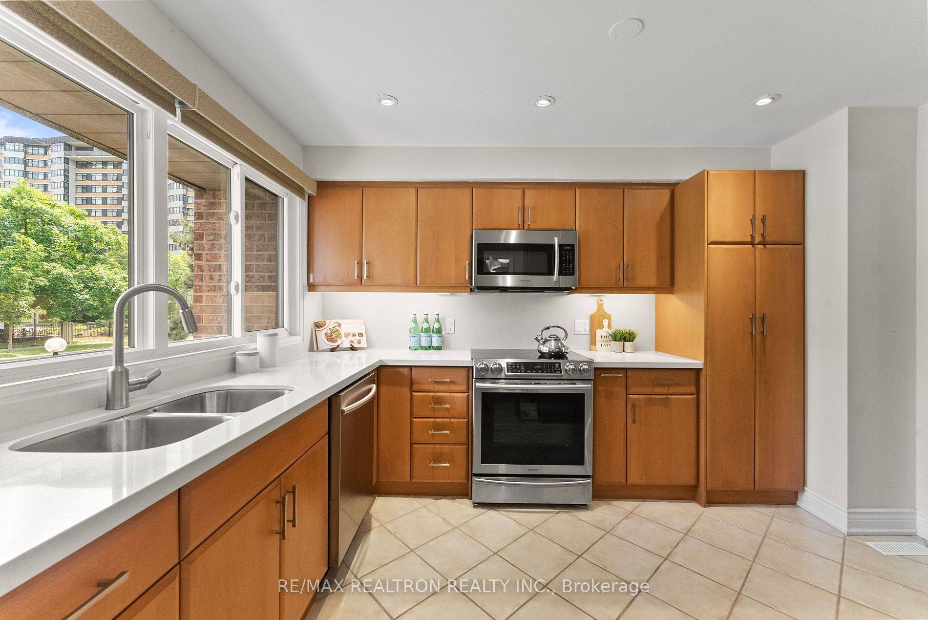 Toronto C07, ON M2R 3N3,316 Torresdale AVE