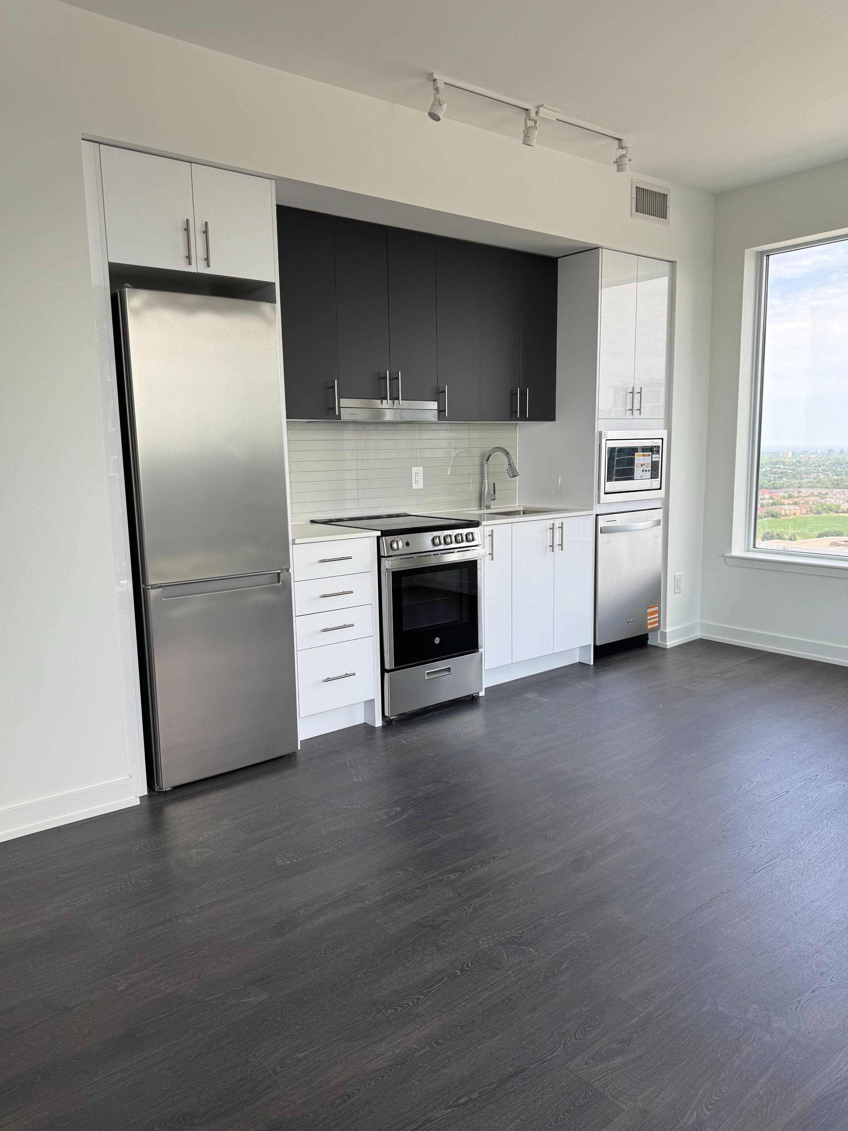 Mississauga, ON L4Z 0C9,5105 Hurontario ST #2005
