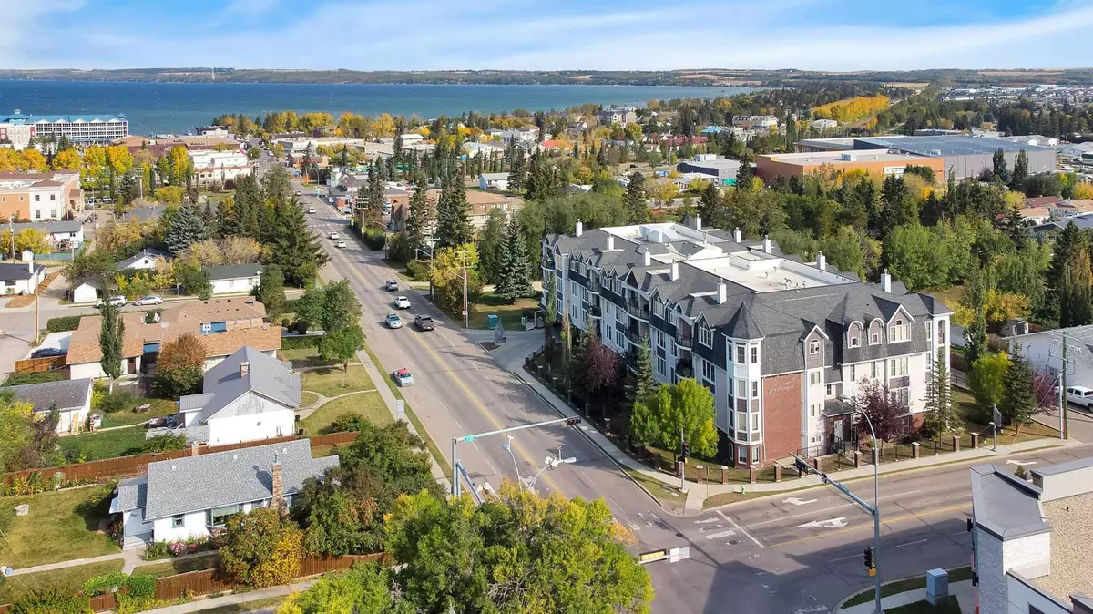 Sylvan Lake, AB T4S0G7,4707 50 ST #309