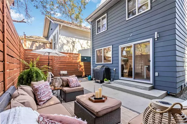 126 Rendall St, Victoria, BC V8V 2E5