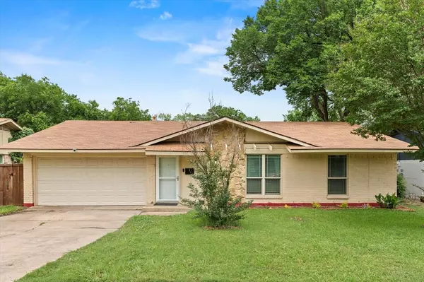 145 Price Drive, Lewisville, TX 75067