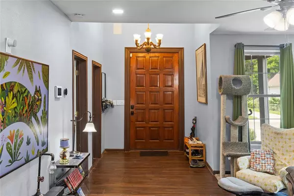 Cleburne, TX 76031,741 N Robinson Street