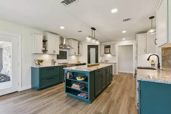 Fort Worth, TX 76179,7408 Golf Club Drive