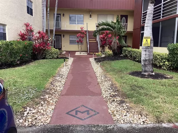 614 Flanders M #614, Delray Beach, FL 33484
