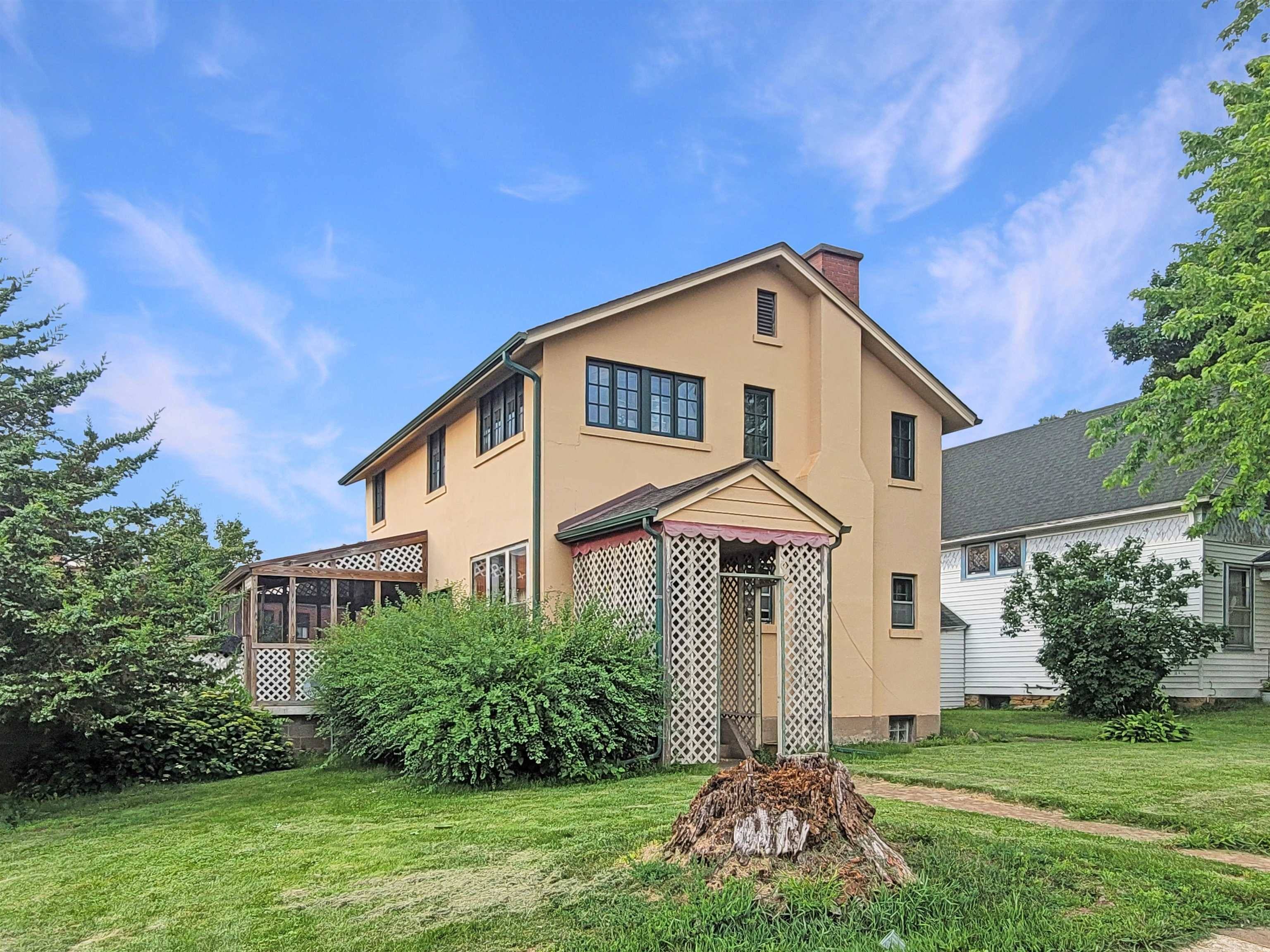 310 Madison Street, Elizabeth, IL 61028