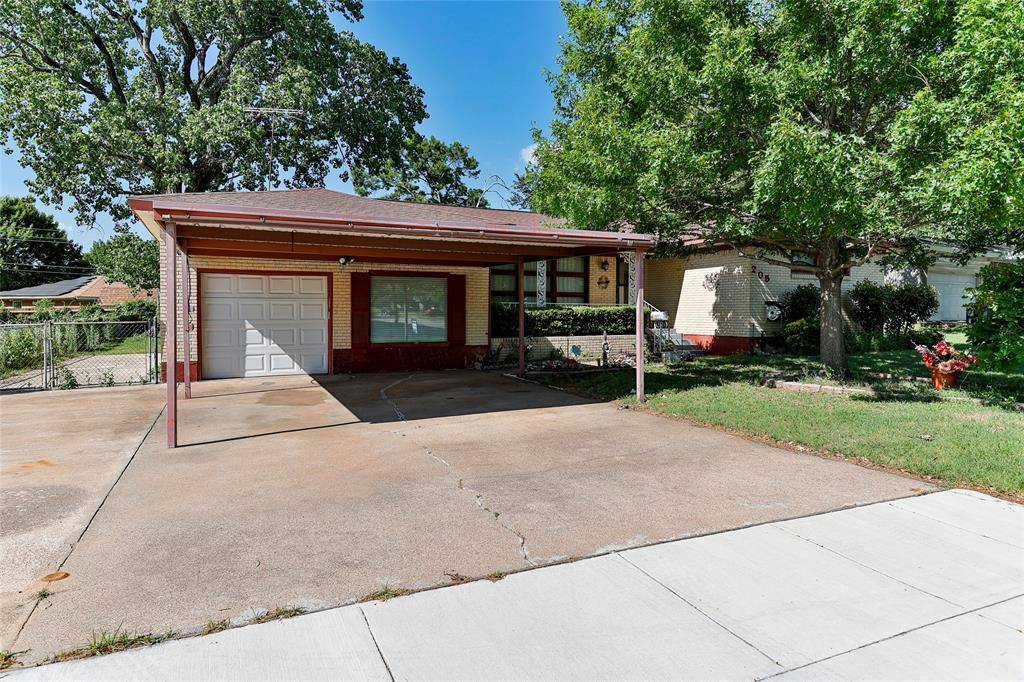 205 Bedford Court E, Bedford, TX 76022